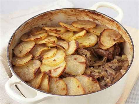   Lancashire Hotpot: Umami-Packed Meat and Vegetable Medley Meets Rustic Comfort Food