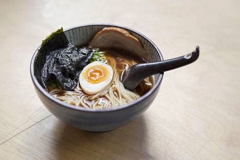  Zenryoku Ramen: Kokonaisen Maun Tyylikäs Ramen, Joka Sopii Kaikille!